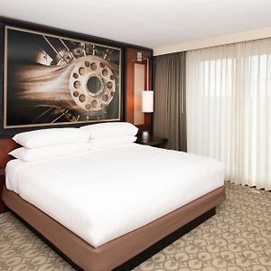 One-Bedroom King Suite